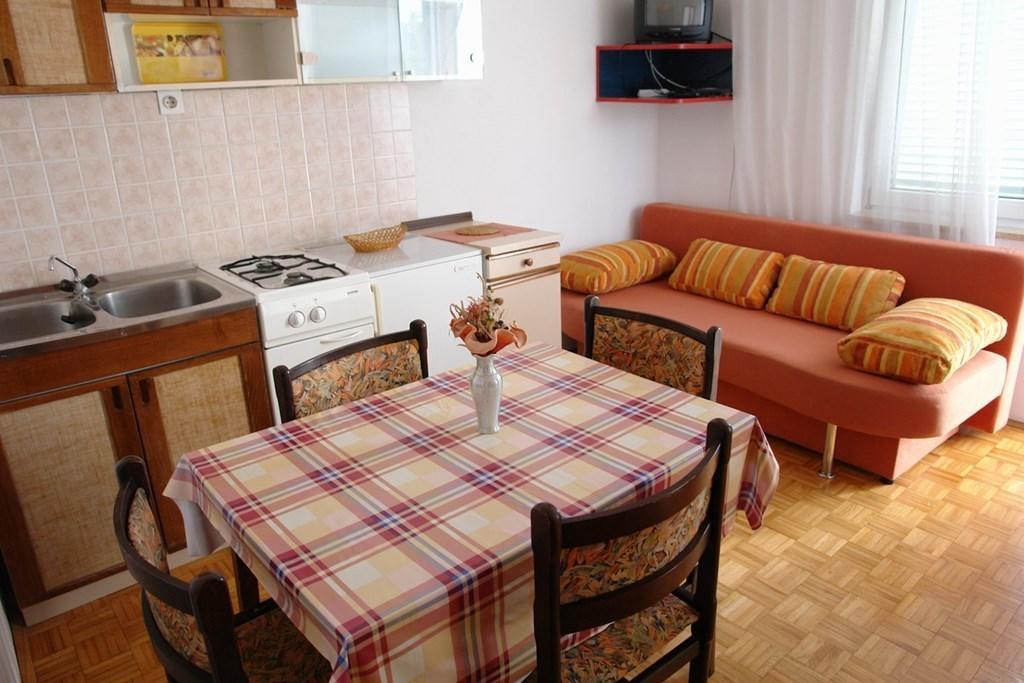 Beautiful Apartment In Crikvenica With Kitchen Zimmer foto