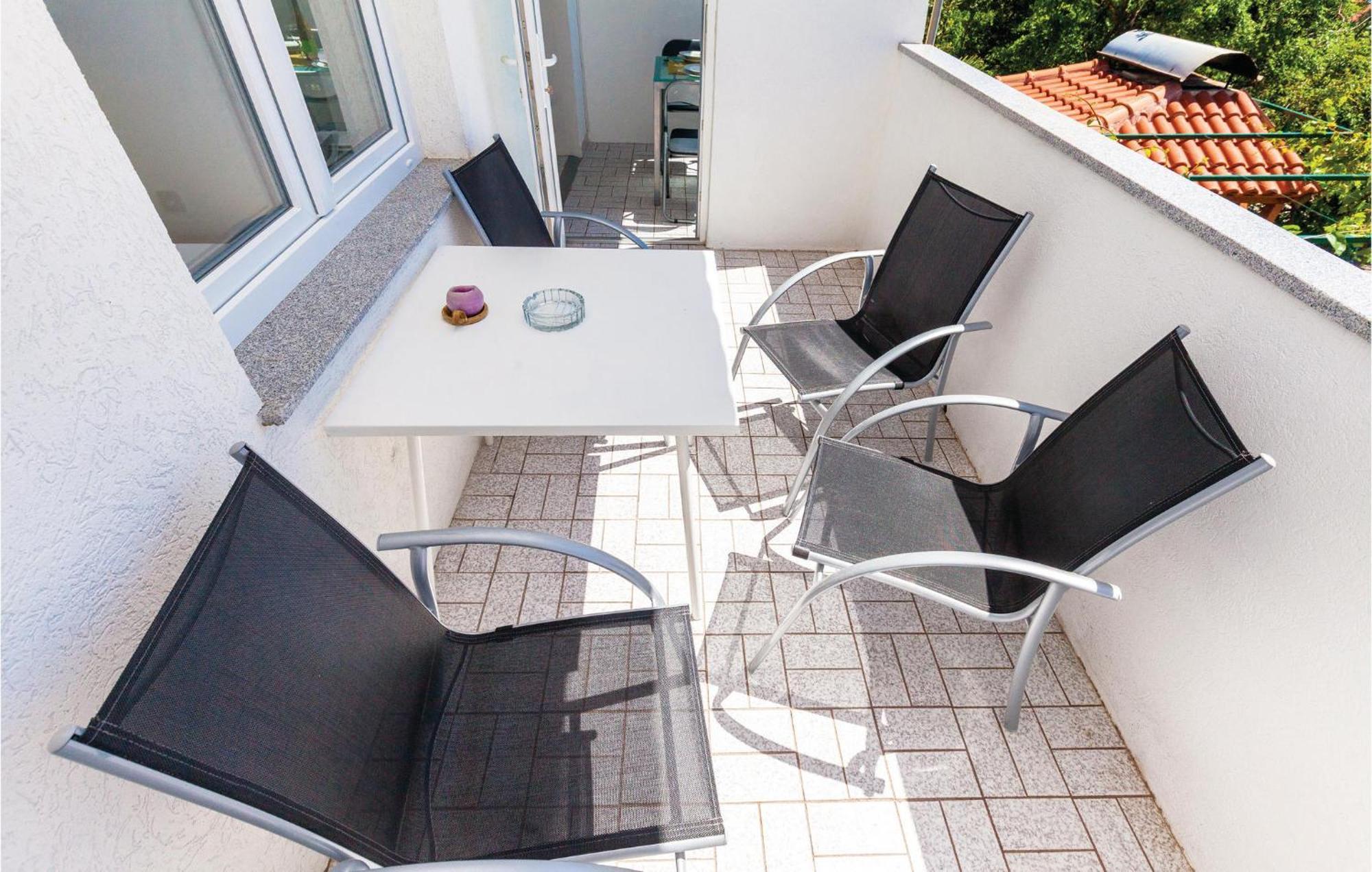 Beautiful Apartment In Crikvenica With Kitchen Exterior foto
