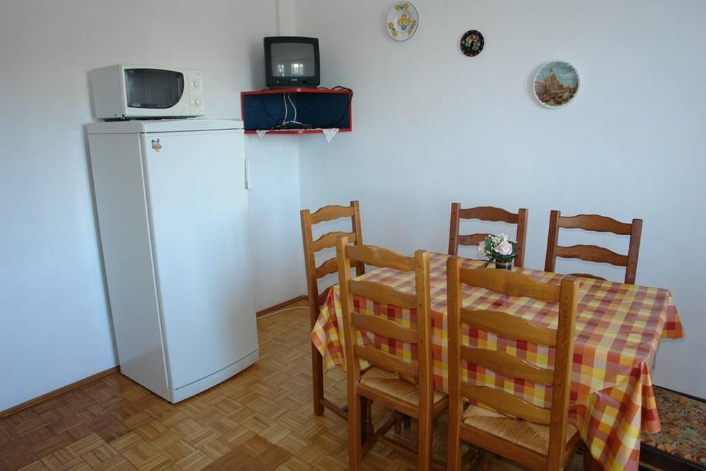 Beautiful Apartment In Crikvenica With Kitchen Zimmer foto